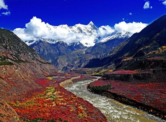 西藏雅鲁藏布大峡谷