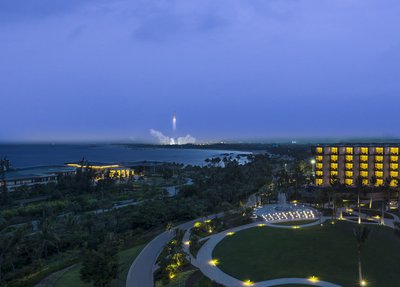 天舟一号火箭成功发射，文昌鲁能希尔顿酒店提供最佳观测点
